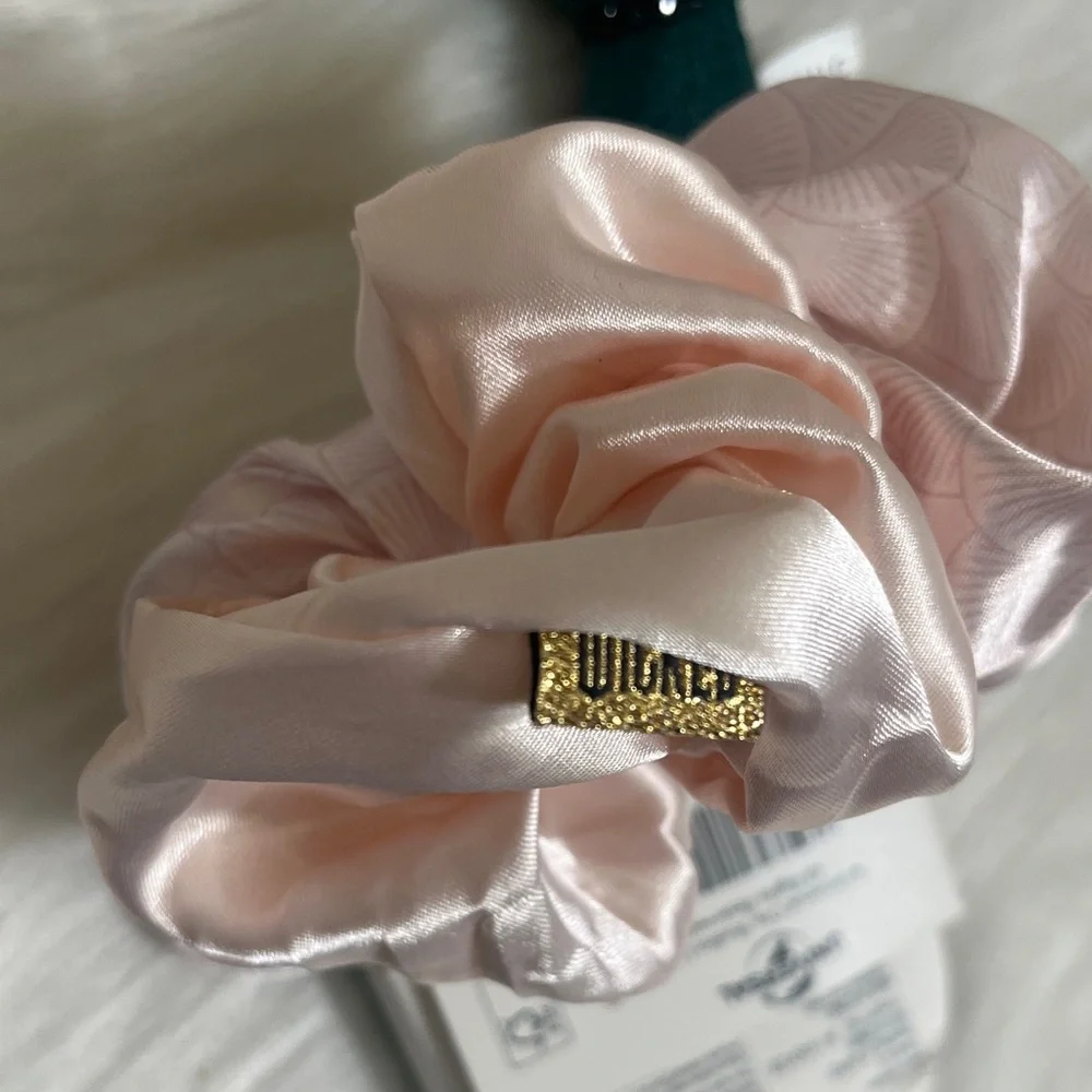 New Scunci Conair Wicked Green Headband Pink Scrunchies Set